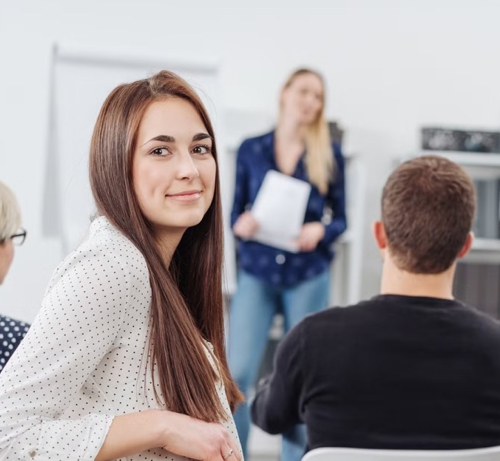 Foto einer Frau, die an einem Stotax Webinar teilnimmt